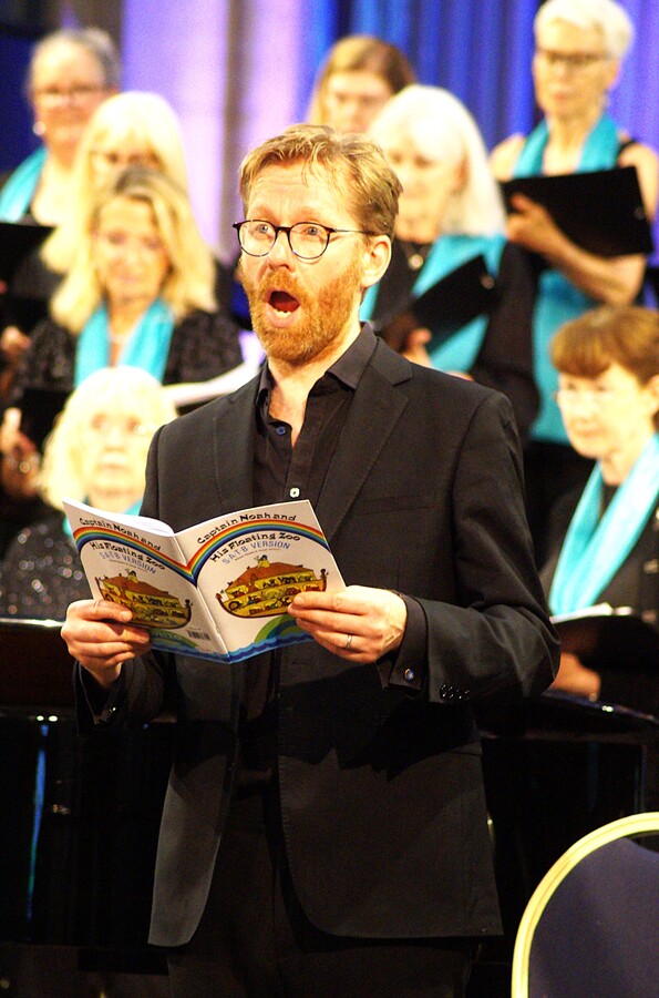 Baritone Jon Stainsby